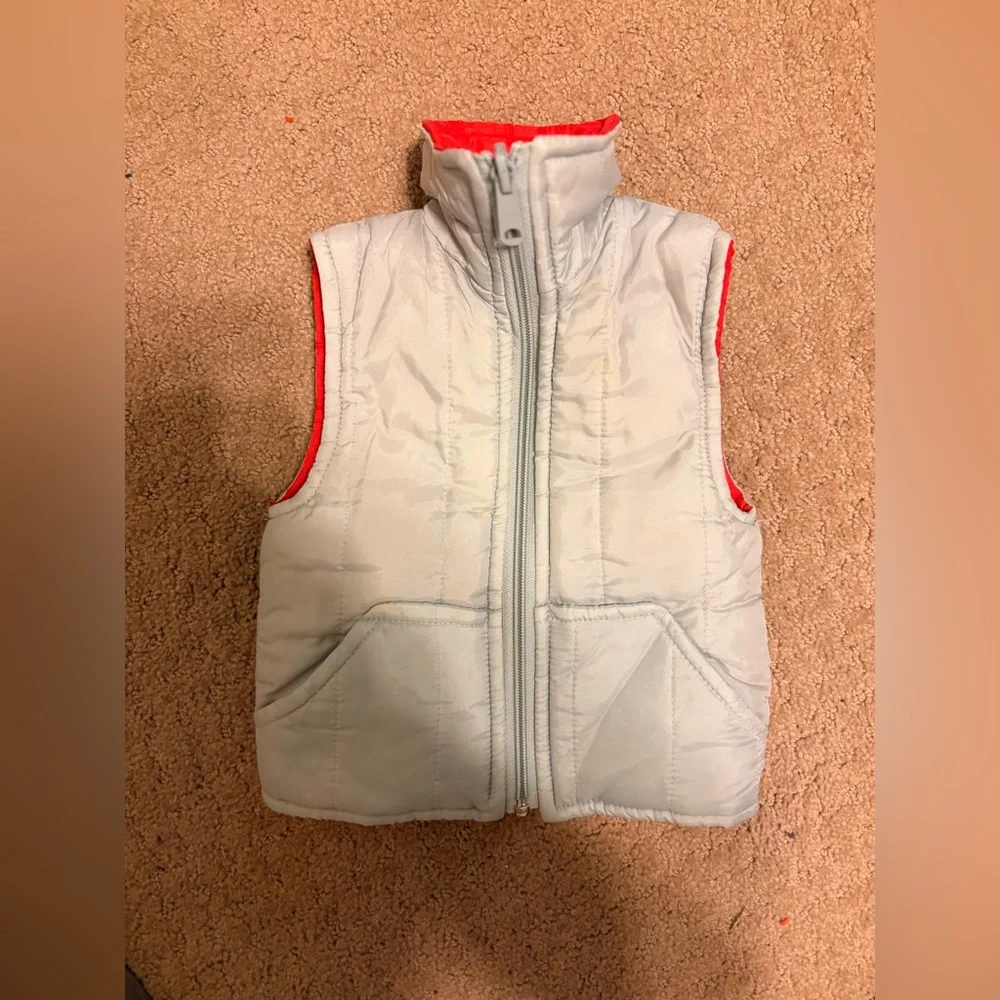 BLOOMINGDALES Light Reversible Gray & Res Puffer Vest, Size: 12-18 months
